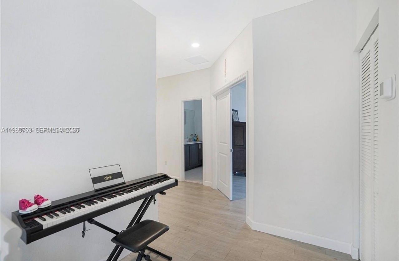 10321 SW 232nd St , Cutler Bay, FL 33190 Photo