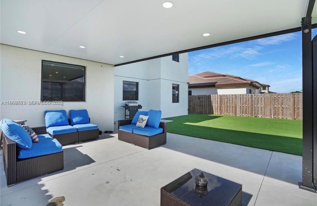 10321 SW 232nd St , Cutler Bay, FL 33190 Photo