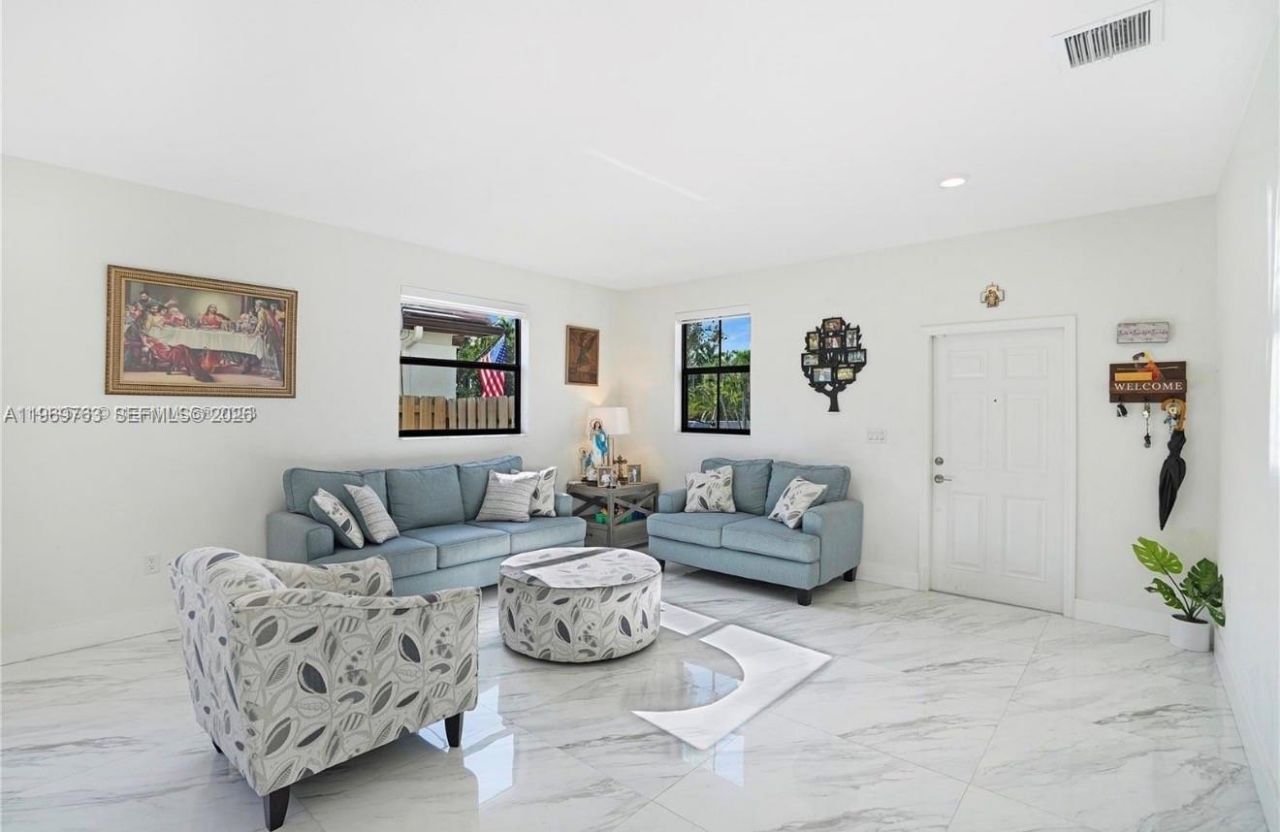 10321 SW 232nd St , Cutler Bay, FL 33190 Photo