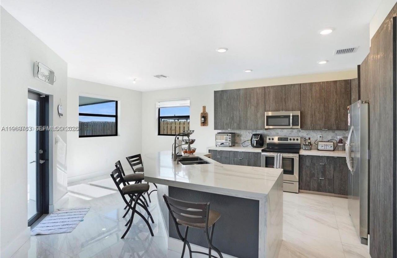 10321 SW 232nd St , Cutler Bay, FL 33190 Photo