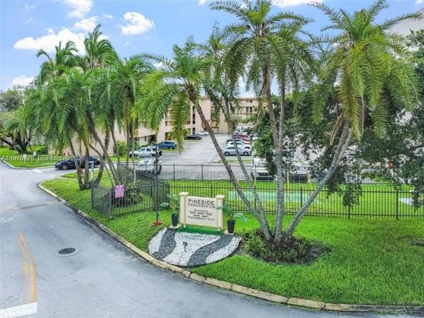 Unit 204, Miami, FL 33172