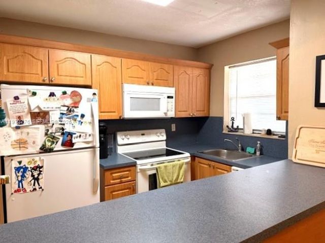 Please Call For Address, Unit 204, Miami, FL 33172 Photo