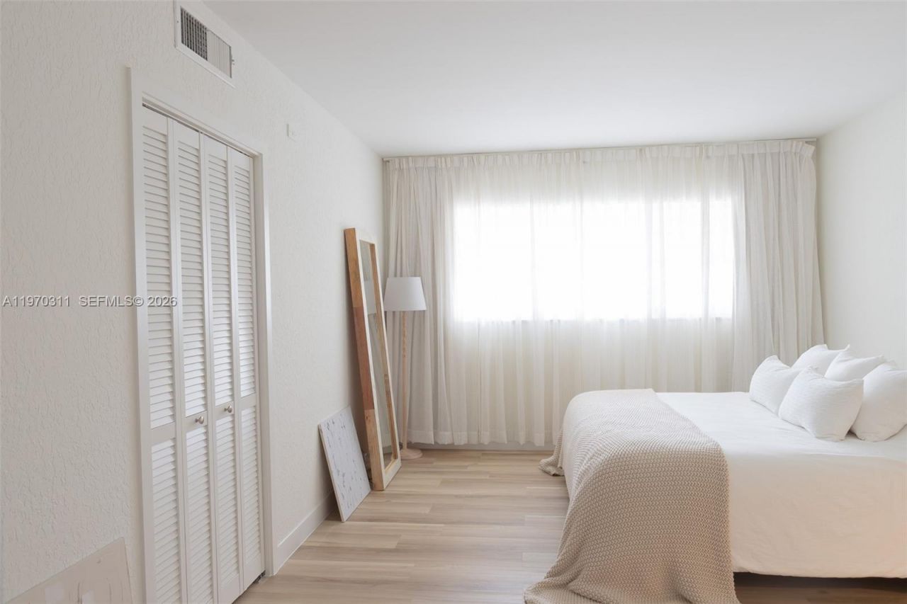 3250 N Palm Aire Dr, Unit 202, Pompano Beach, FL 33069 Photo