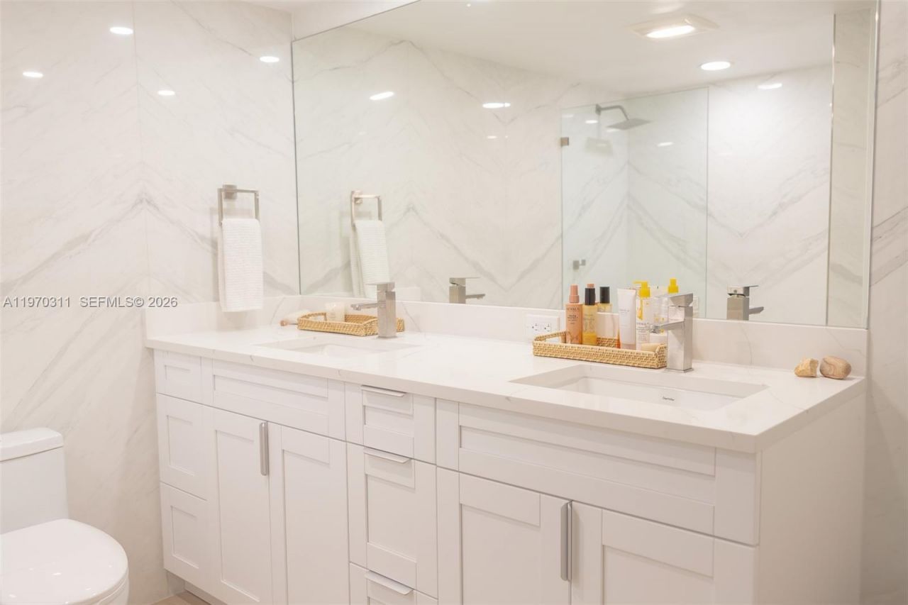 3250 N Palm Aire Dr, Unit 202, Pompano Beach, FL 33069 Photo