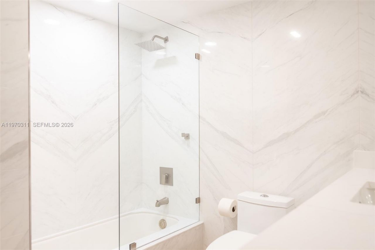 3250 N Palm Aire Dr, Unit 202, Pompano Beach, FL 33069 Photo