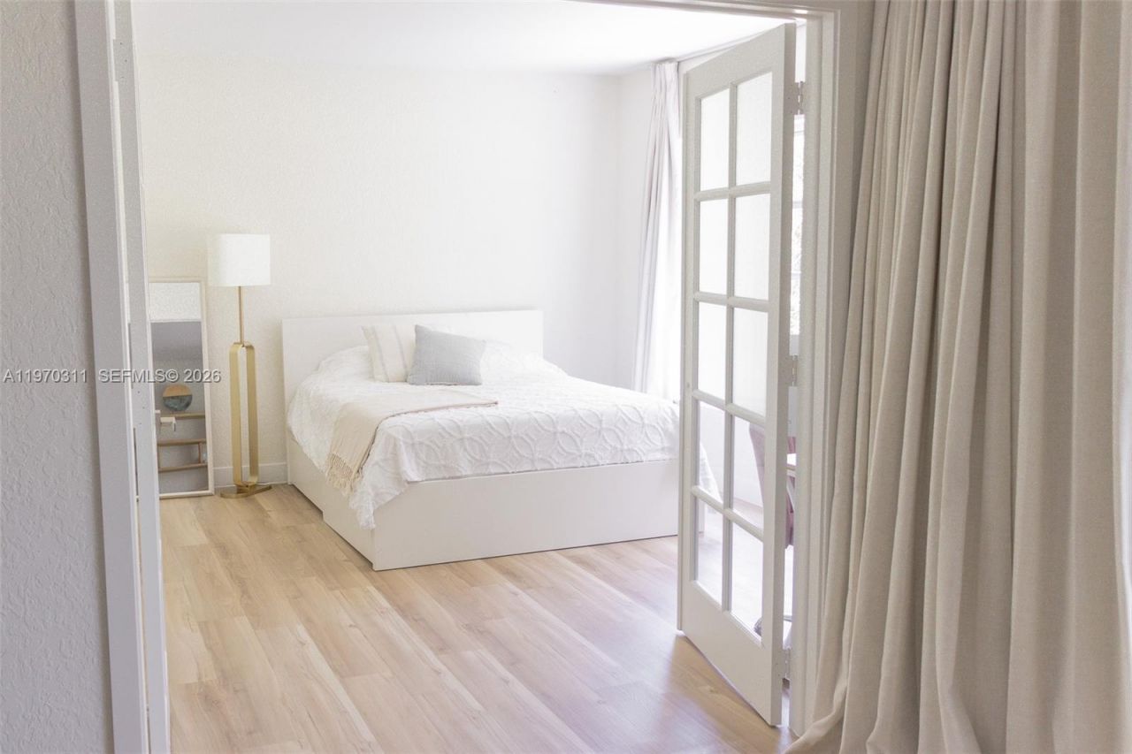 3250 N Palm Aire Dr, Unit 202, Pompano Beach, FL 33069 Photo