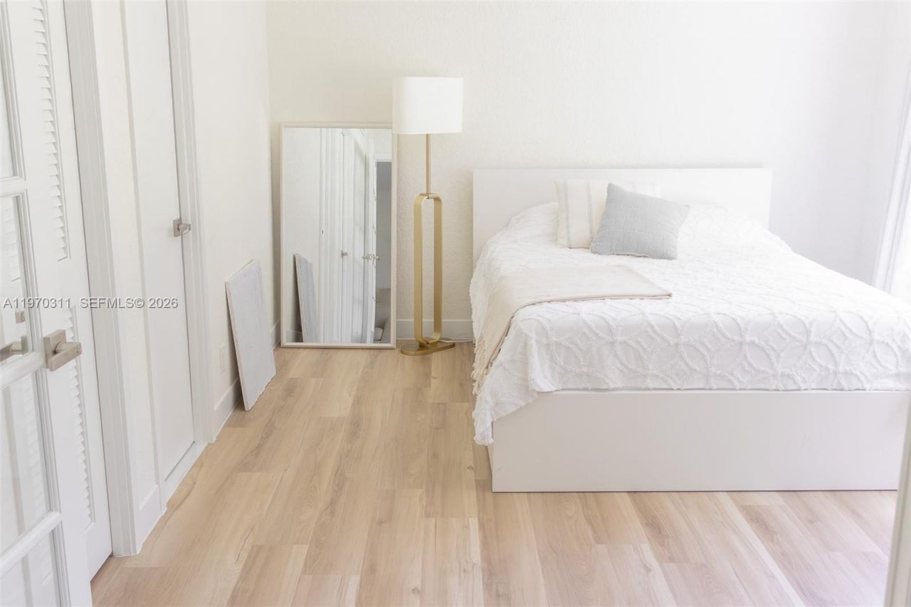 3250 N Palm Aire Dr, Unit 202, Pompano Beach, FL 33069 Photo