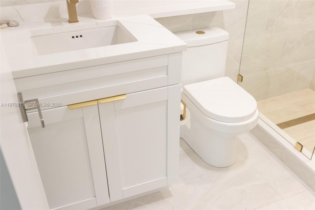 3250 N Palm Aire Dr, Unit 202, Pompano Beach, FL 33069 Photo