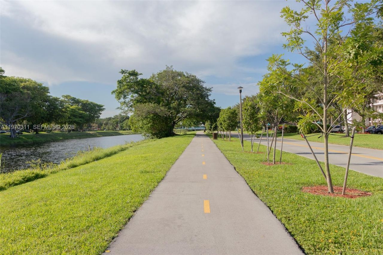 3250 N Palm Aire Dr, Unit 202, Pompano Beach, FL 33069 Photo