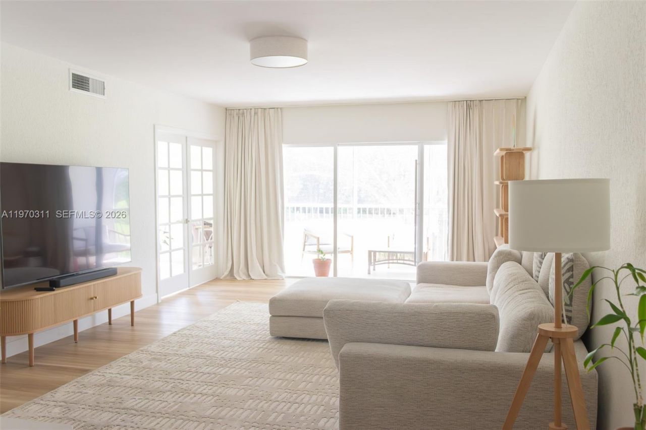 3250 N Palm Aire Dr, Unit 202, Pompano Beach, FL 33069 Photo