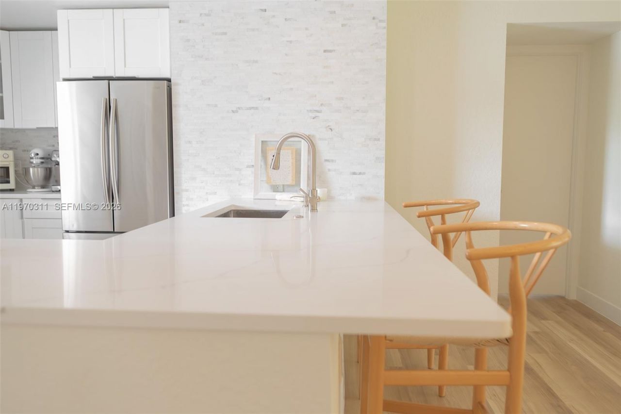 3250 N Palm Aire Dr, Unit 202, Pompano Beach, FL 33069 Photo