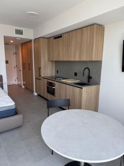 121 NE 5th St, Unit 2504, Miami, FL 33132 Photo