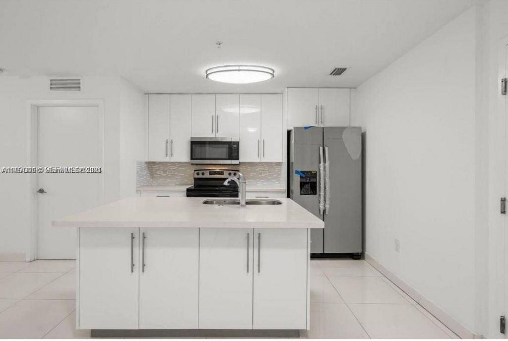 2651 NE 212th Ter, Unit 105, Miami, FL 33180 Photo