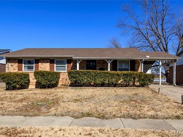 1721 Saddle Ridge Drive, Florissant, MO 63031