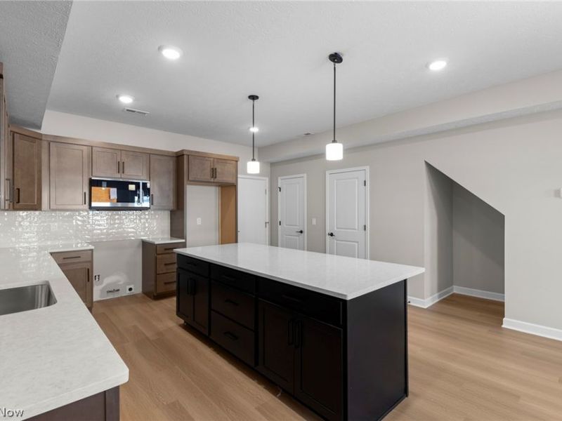 453 Harbor Lane, Lorain, OH 44052 Photo 10