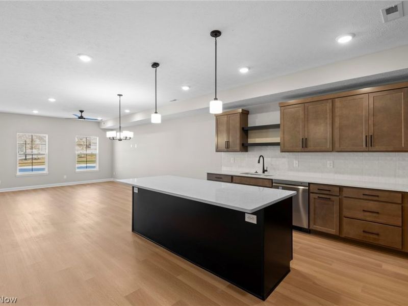 453 Harbor Lane, Lorain, OH 44052 Photo 11