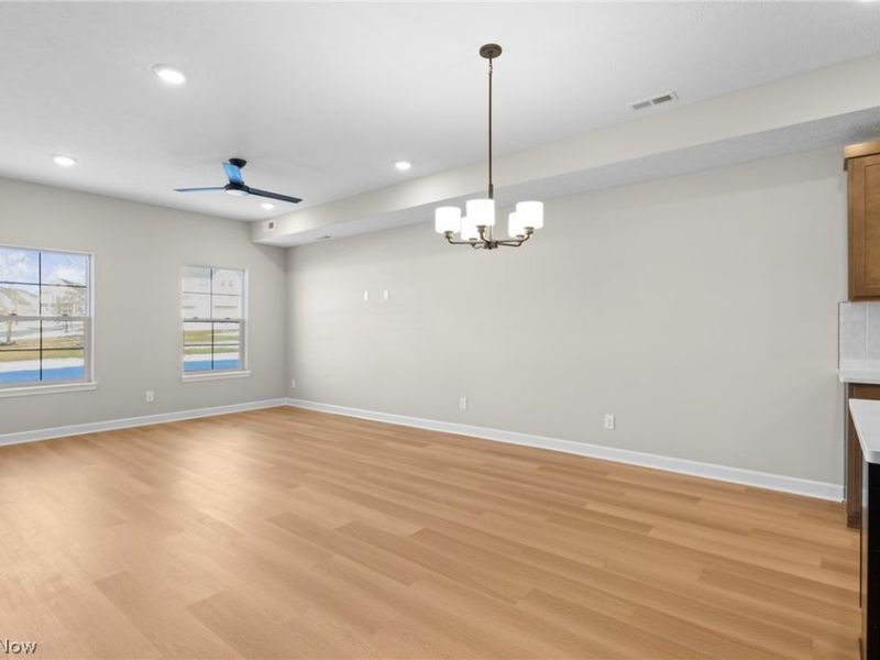 453 Harbor Lane, Lorain, OH 44052 Photo 13