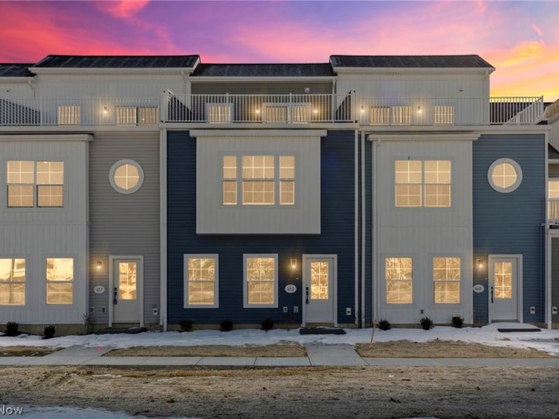 453 Harbor Lane, Lorain, OH 44052 Photo 2