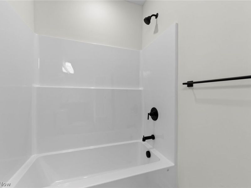 453 Harbor Lane, Lorain, OH 44052 Photo 24