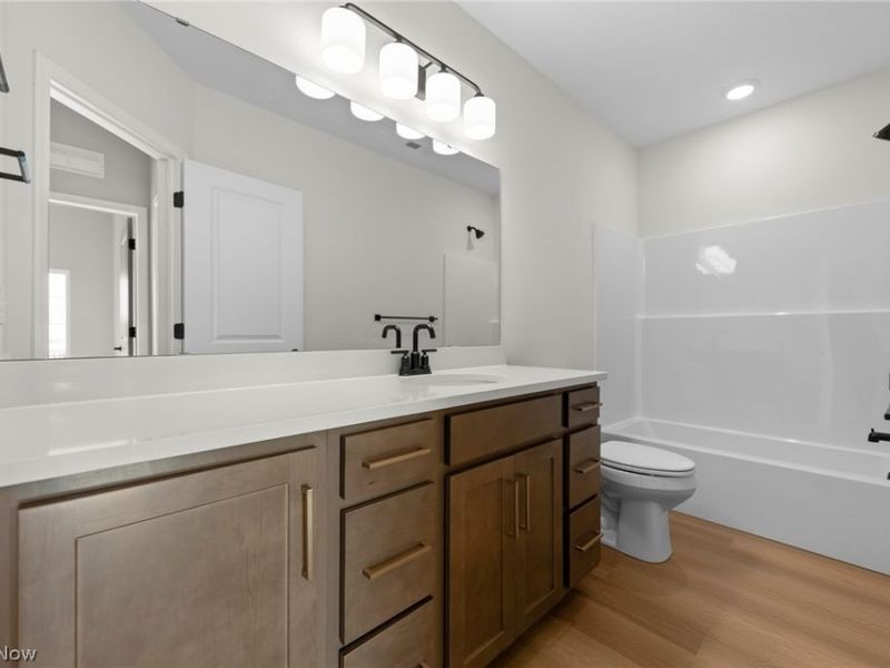 453 Harbor Lane, Lorain, OH 44052 Photo 25