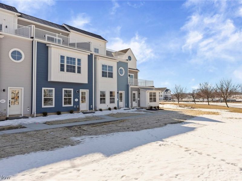 453 Harbor Lane, Lorain, OH 44052 Photo 42