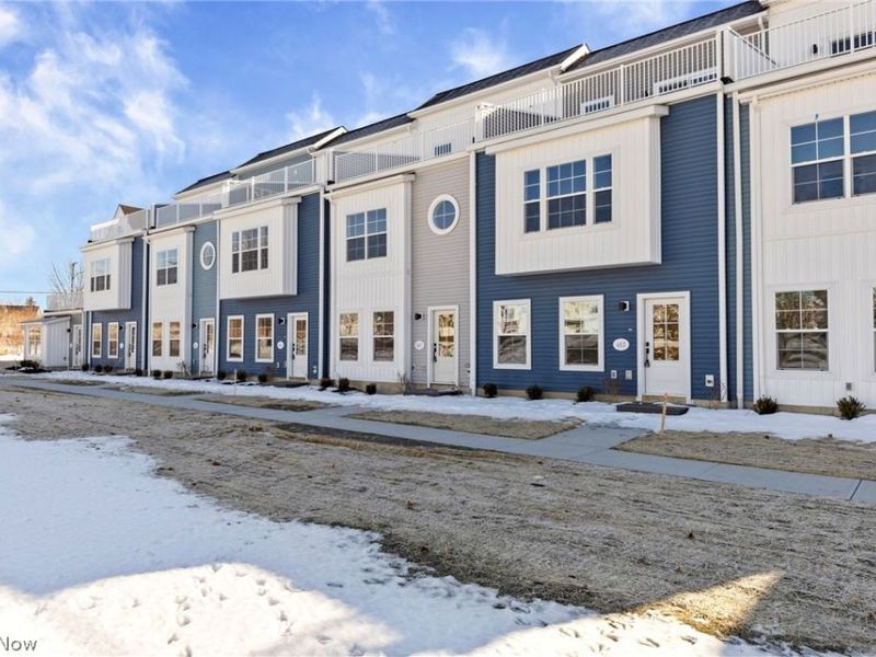 453 Harbor Lane, Lorain, OH 44052 Photo 44