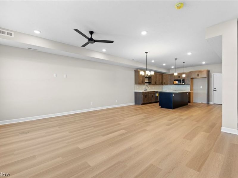 453 Harbor Lane, Lorain, OH 44052 Photo 7