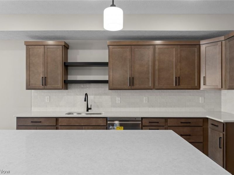 453 Harbor Lane, Lorain, OH 44052 Photo 8