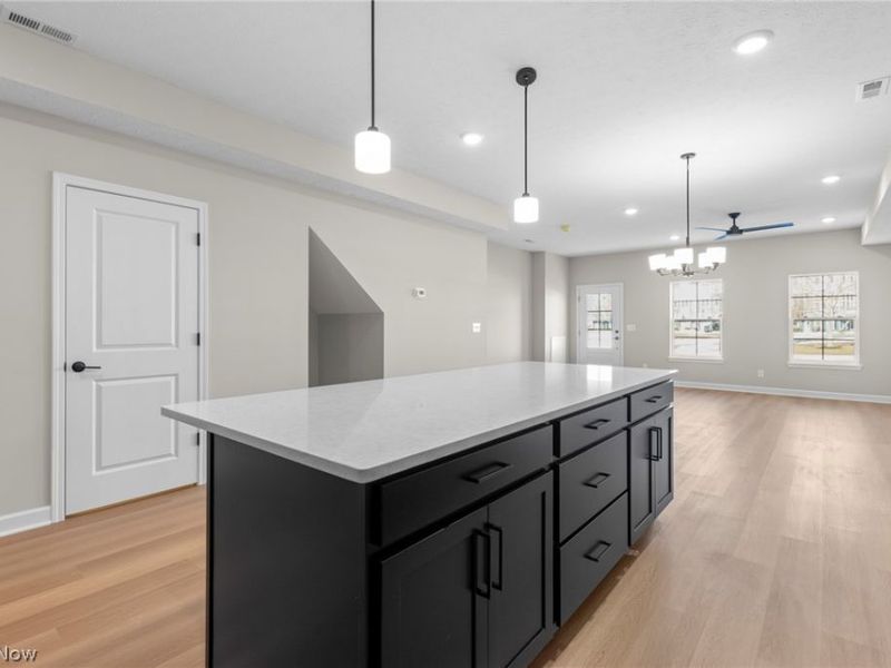 453 Harbor Lane, Lorain, OH 44052 Photo 9