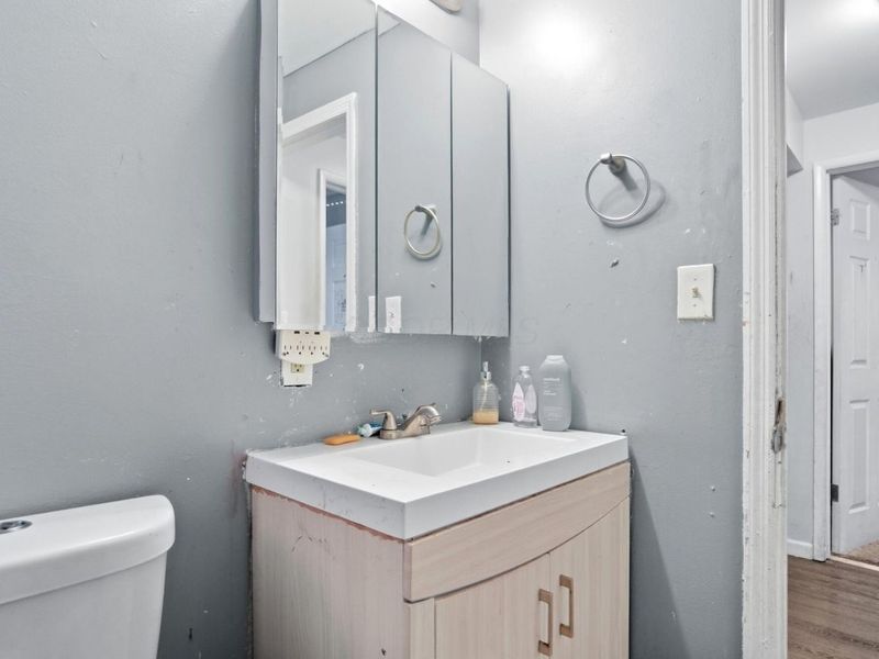 2192 Genessee Avenue, Columbus, OH 43211 Photo 14