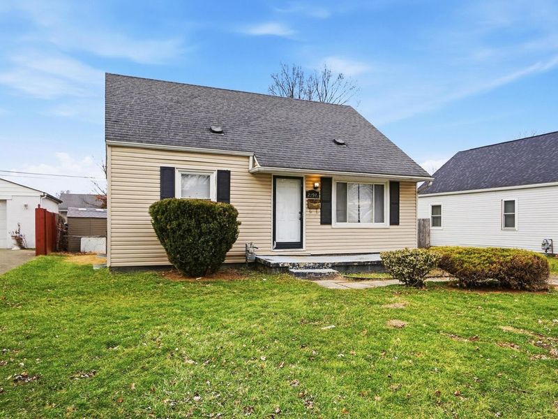 2192 Genessee Avenue, Columbus, OH 43211 Photo 3