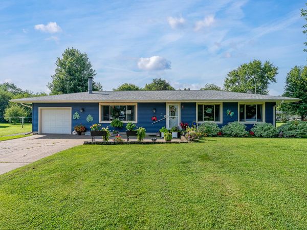 105 SPENCER AVE, Fruitland, IA 52749