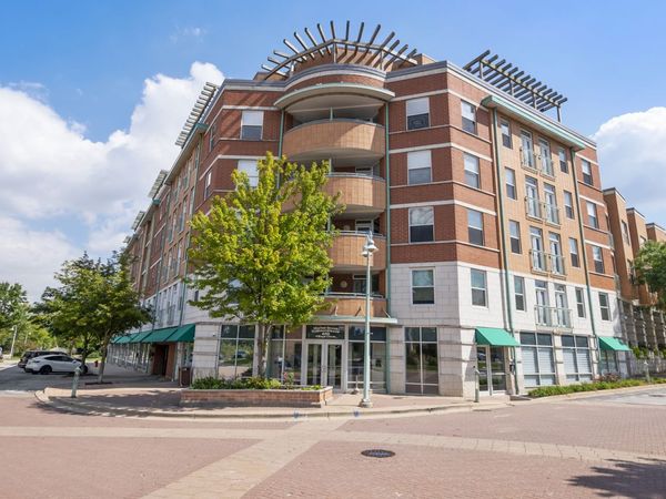 Unit 108, Willow Springs, IL 60480