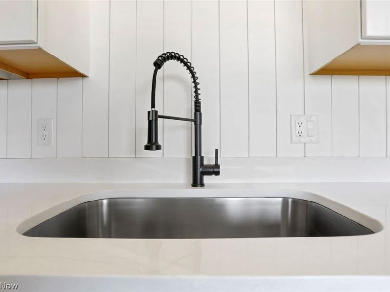 20595 Happy Hollow Road, Laurelville, OH 43135 Photo 9