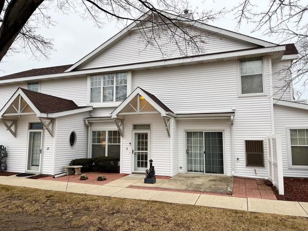 3330 E College AVENUE, Unit 9, Cudahy, WI 53110