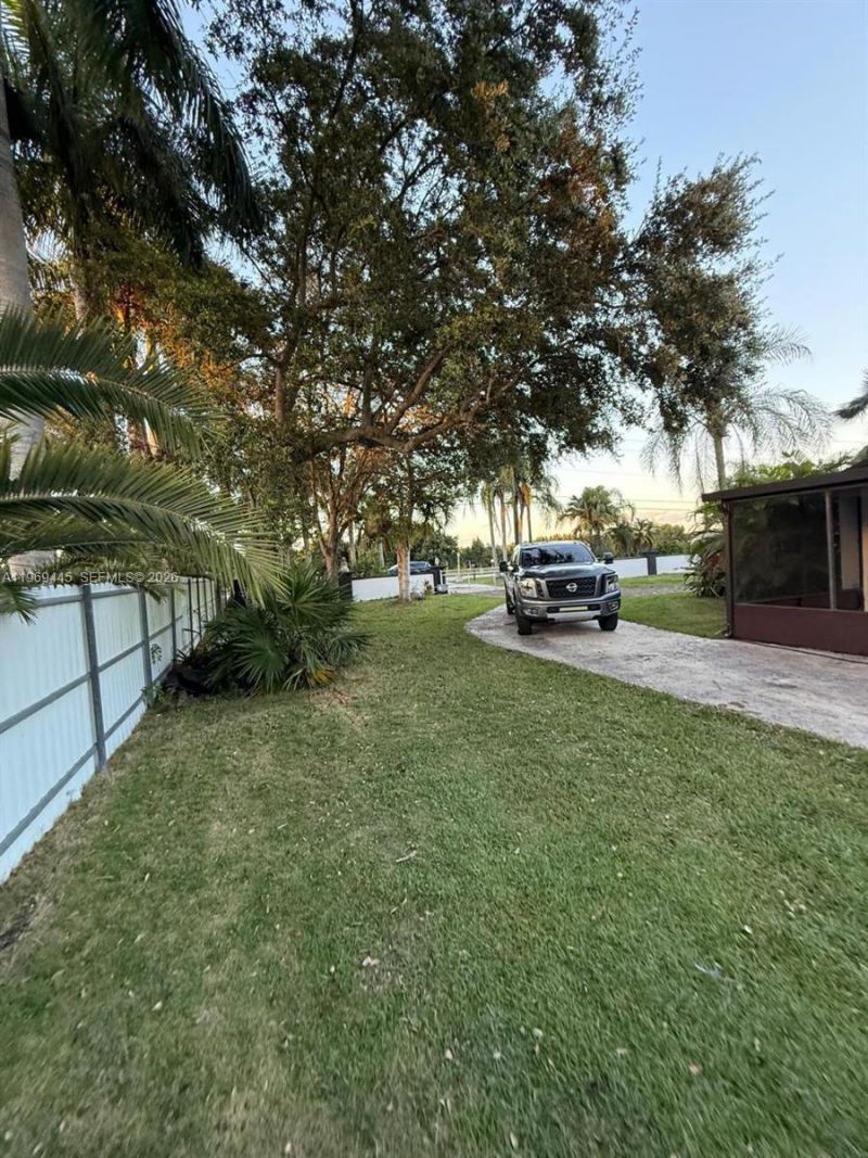 15750 SW 216th St , Miami, FL 33170 Photo