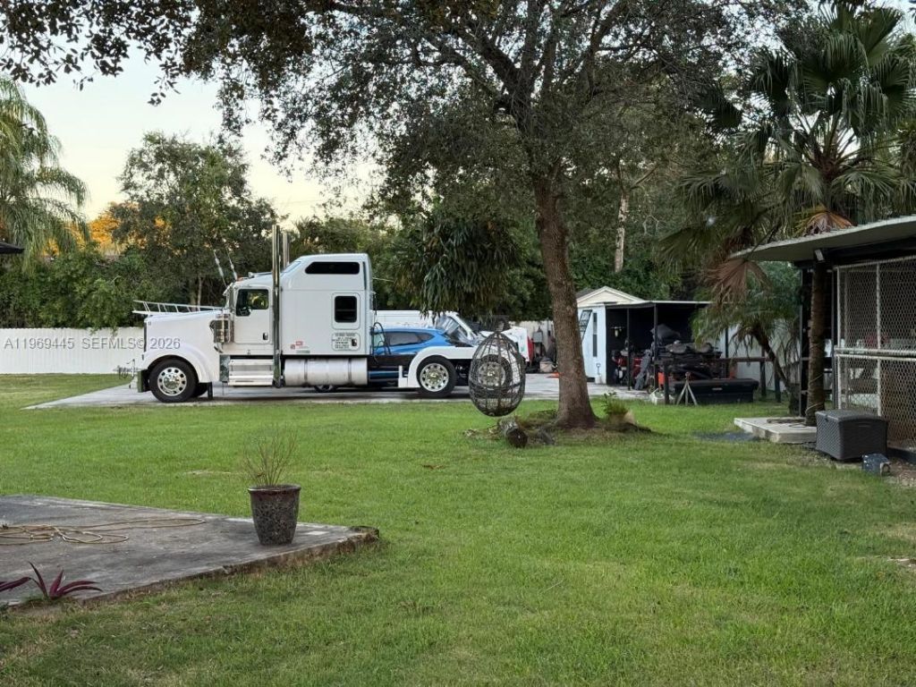 15750 SW 216th St , Miami, FL 33170 Photo