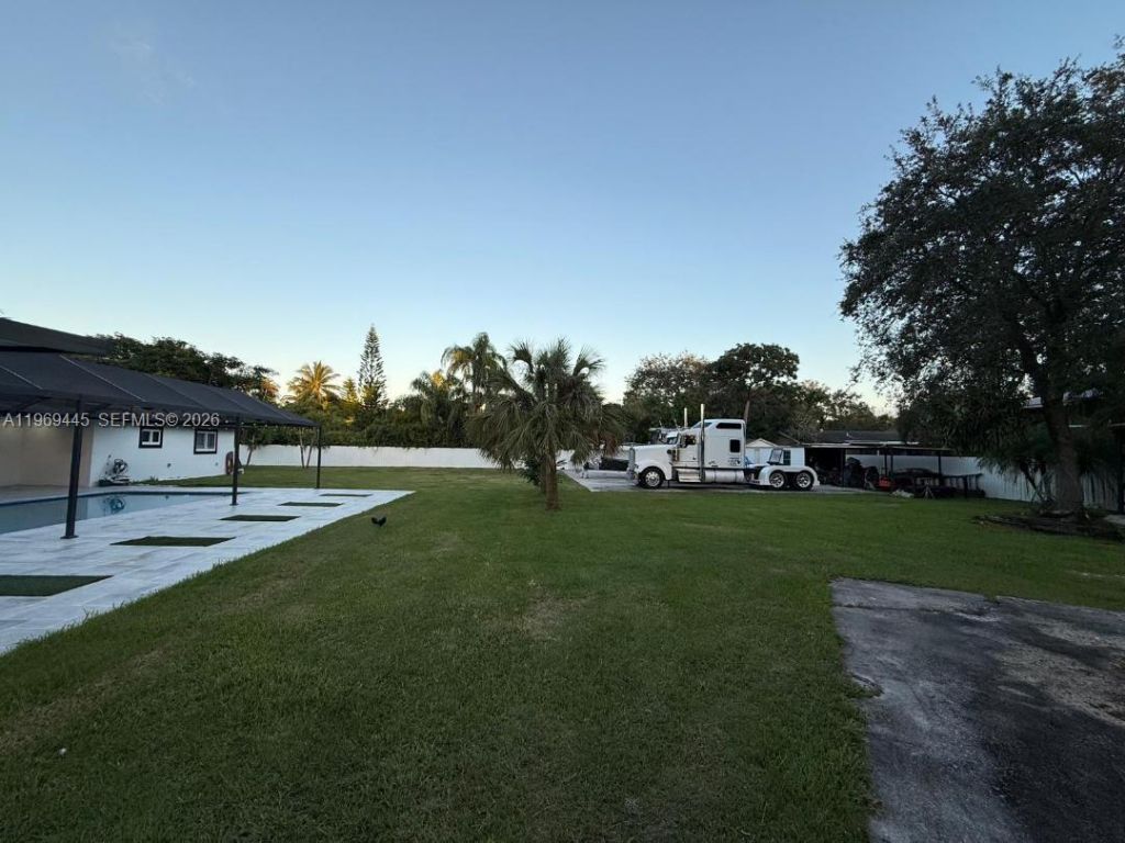 15750 SW 216th St , Miami, FL 33170 Photo