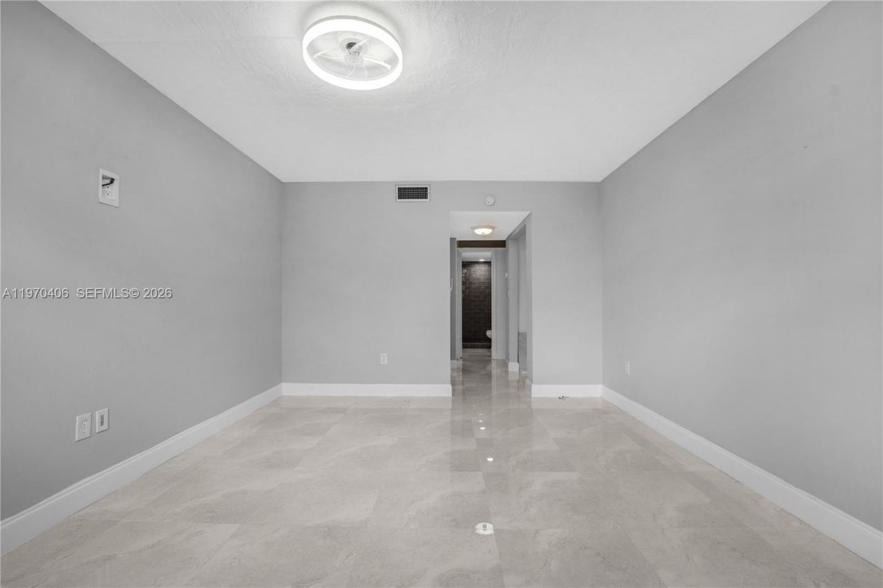 7100 NW 17th St, Unit 305, Plantation, FL 33313 Photo