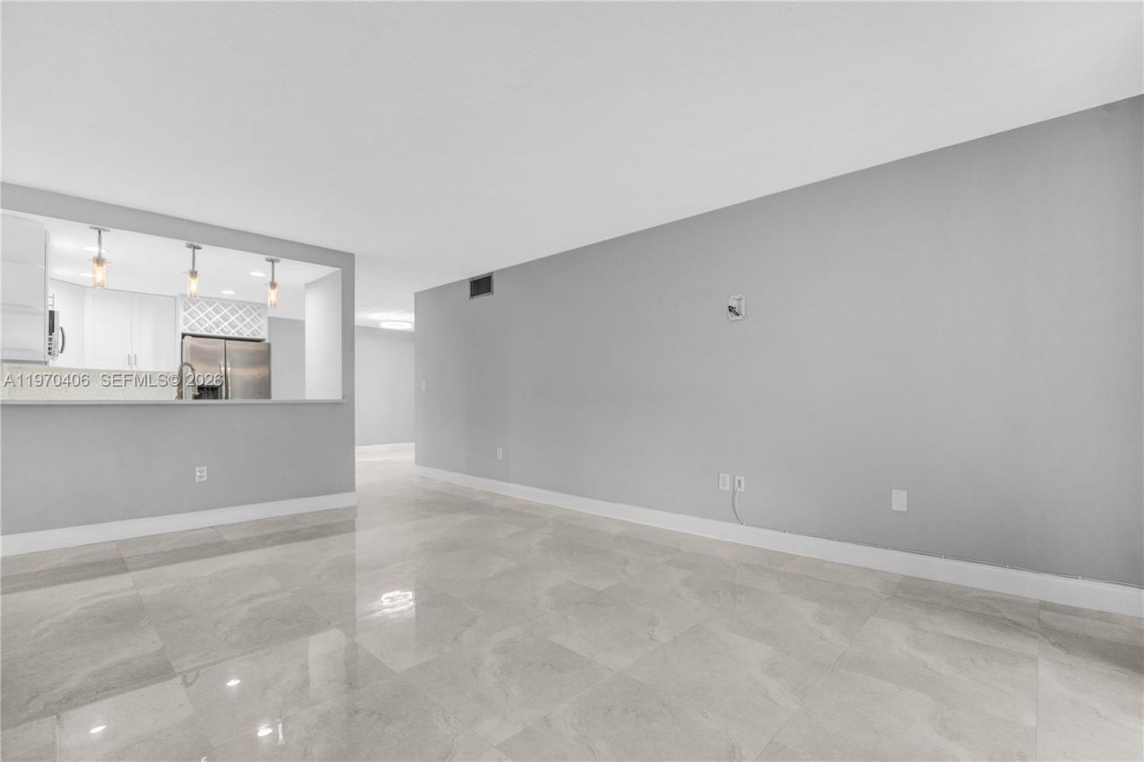 7100 NW 17th St, Unit 305, Plantation, FL 33313 Photo