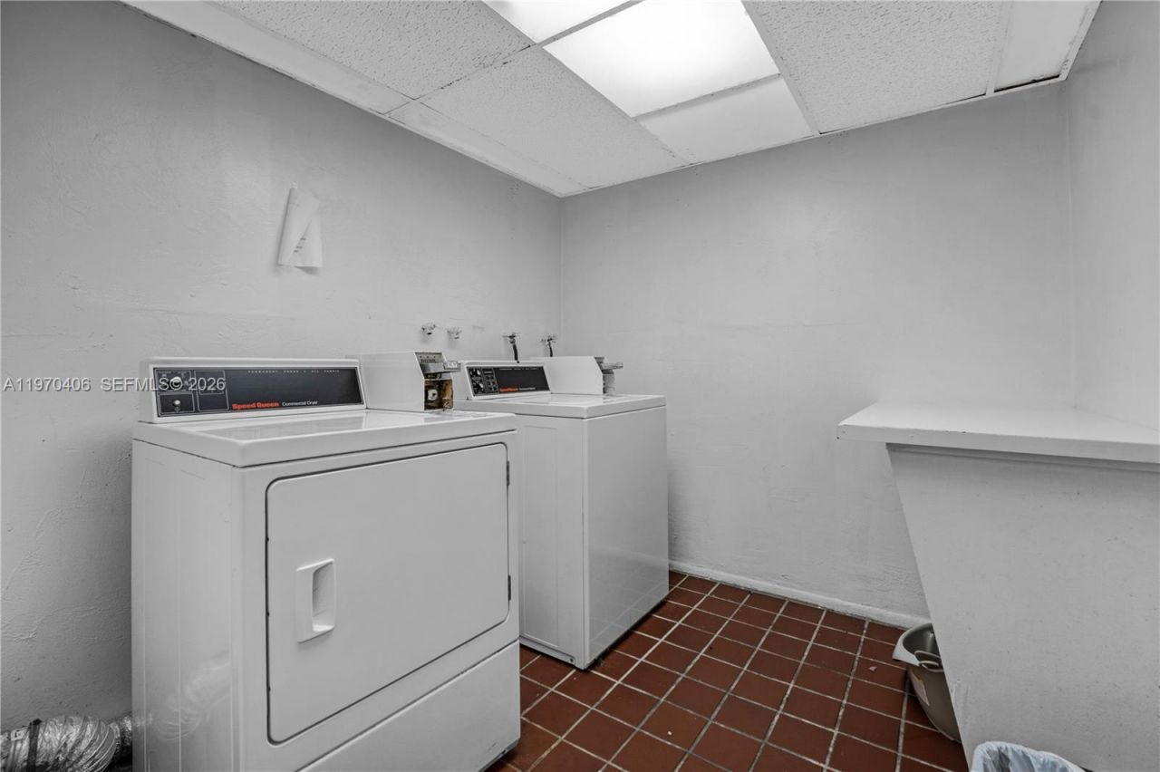 7100 NW 17th St, Unit 305, Plantation, FL 33313 Photo