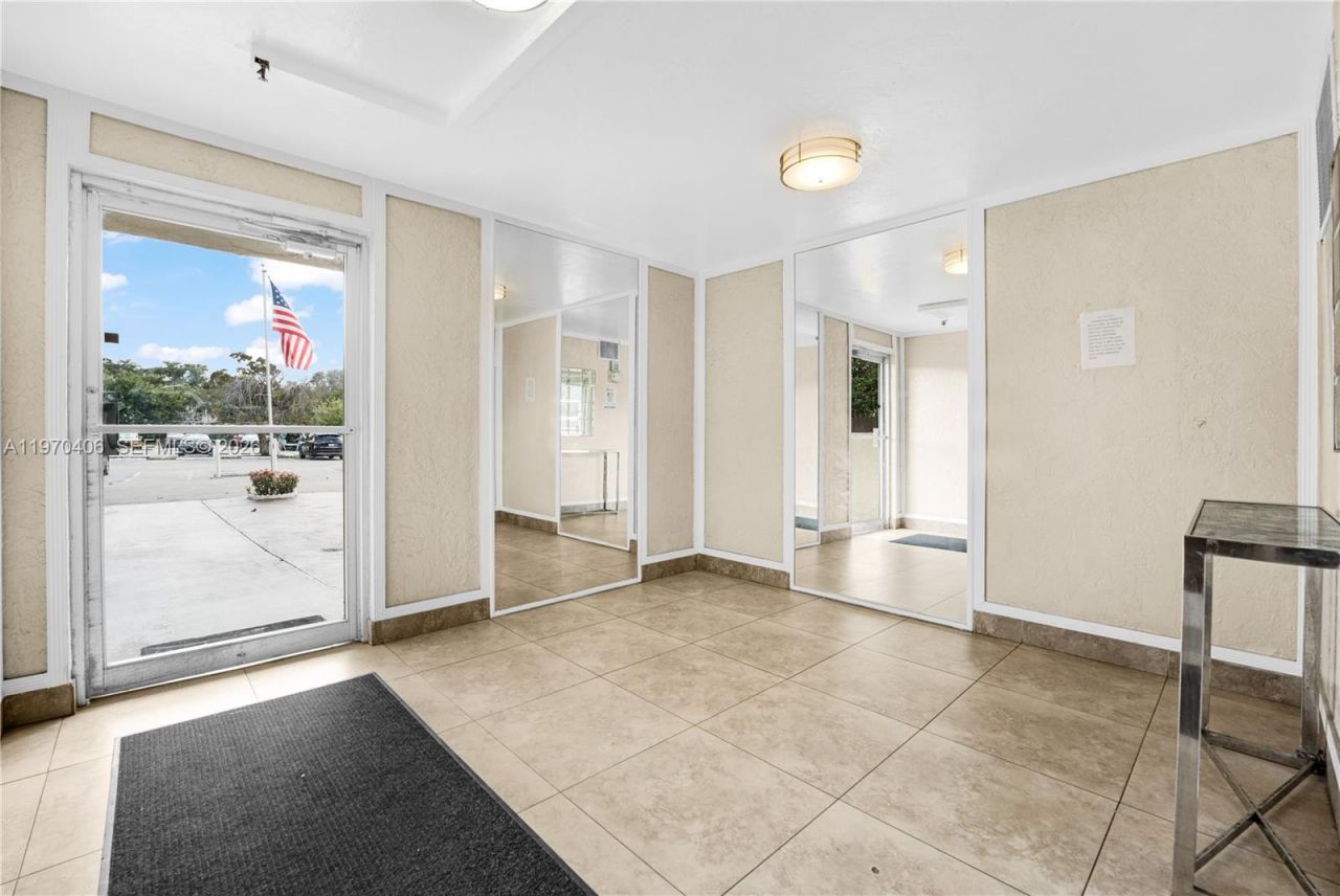 7100 NW 17th St, Unit 305, Plantation, FL 33313 Photo