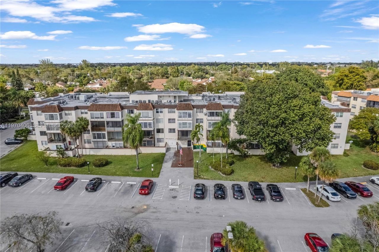 7100 NW 17th St, Unit 305, Plantation, FL 33313 Photo