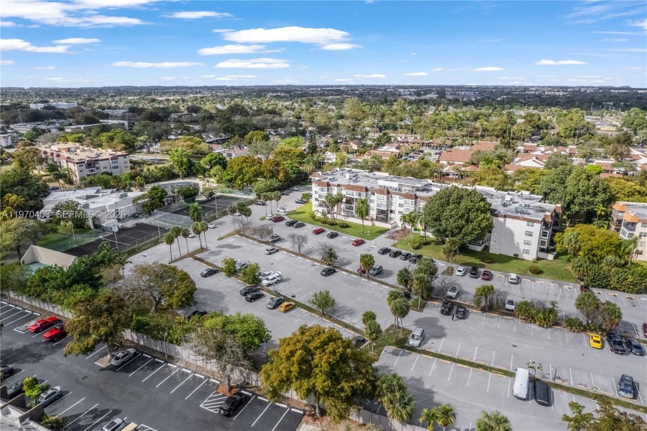 7100 NW 17th St, Unit 305, Plantation, FL 33313 Photo