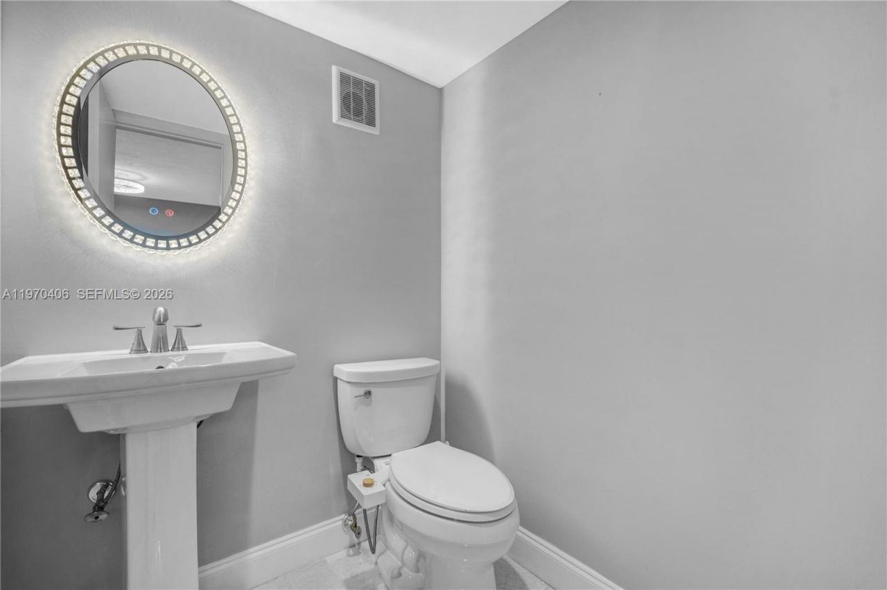 7100 NW 17th St, Unit 305, Plantation, FL 33313 Photo