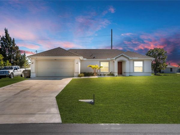 1105 NW 24th Pl , Cape Coral, FL 33993