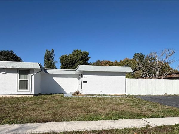 7811 NW 66th Ter, Tamarac, FL 33321