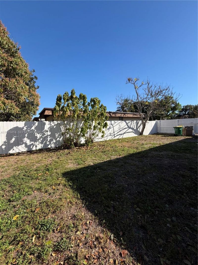 7811 NW 66th Ter, Tamarac, FL 33321 Photo