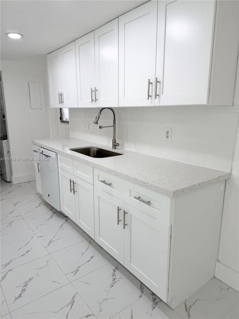 7811 NW 66th Ter, Tamarac, FL 33321 Photo