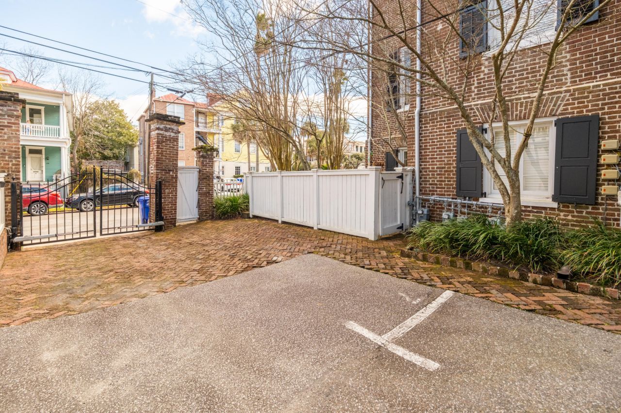 214 Calhoun Street Photo 37